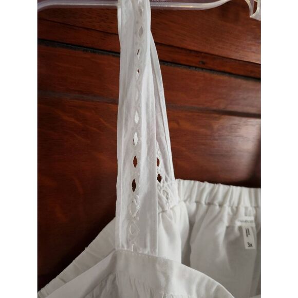 Maurices 3x white Eyelet Swing Tank Top (R) - Picture 5 of 7